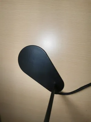 Lámpara de mesa negra