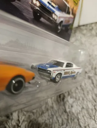 Hot Wheels 71 AMC Javelin & AMC