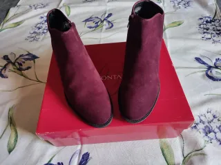 Botines de ante color burdeos. Talla 38
