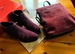 Botines de ante color burdeos. Talla 38