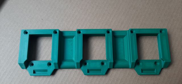 Soporte Triple Baterías Parkside 20V
