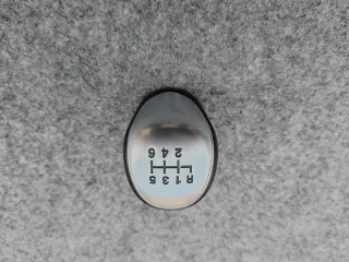 Pomo de cuero Ford focus 3 titanium