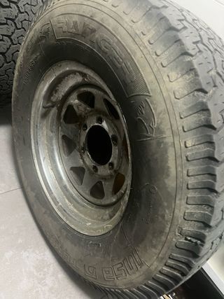 Neumáticos 4x4 moto terreno