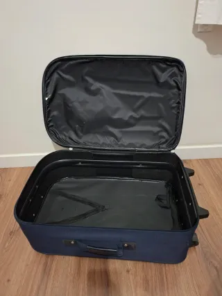 Maleta mediana azul con ruedas