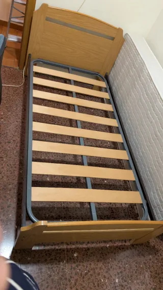 Cama 190x80 con somier y cabecero