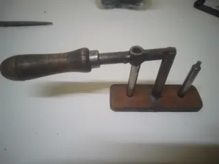 Remachadora antigua zapatero