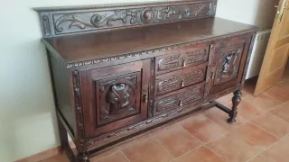 Aparador antiguo madera tallada