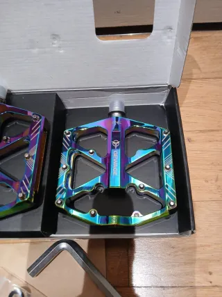 Pedales de bici; nuevos a estrenar