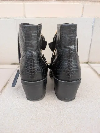 Botines Stradivarius Talla 39 Hebillas