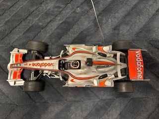 Coche teledirigido Vodafone McLaren