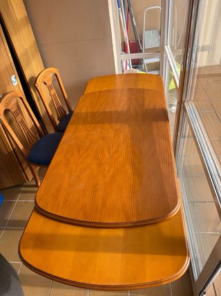 Mesa de comedor. madera extensible.