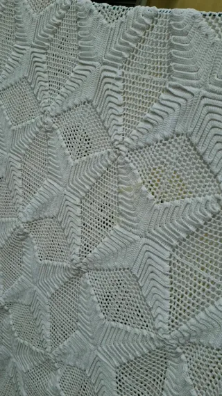 Colcha Renda Feita à Mão Vintage