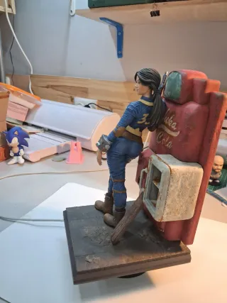 Figura Resina Fallout Lucy