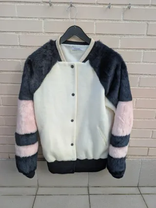Chaqueta Zara con pelo en mangas. Talla S.