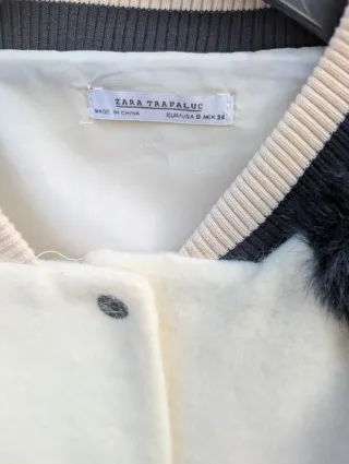 Chaqueta Zara con pelo en mangas. Talla S.