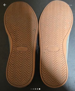 Zapatillas ante verde y suela naranja