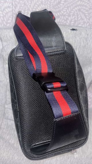 Riñonera Gucci Negra GG Supreme