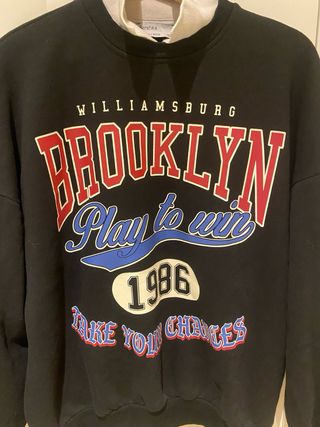 Sudadera Bershka Williamsburg Brooklyn 1986