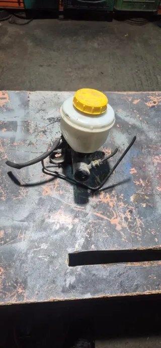Bomba de freno Nissan Terrano 2