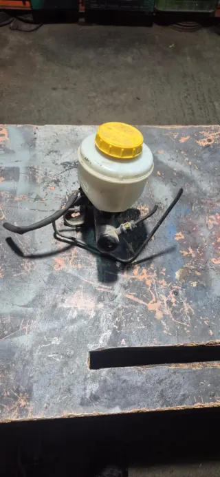 Bomba de freno Nissan Terrano 2