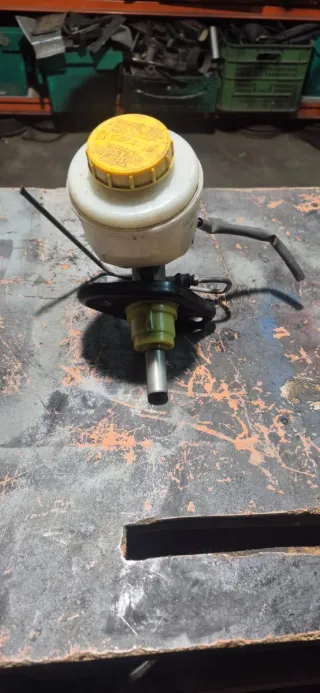 Bomba de freno Nissan Terrano 2