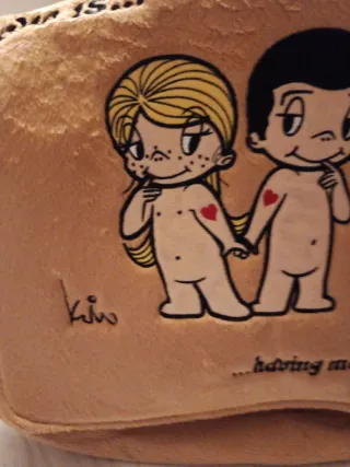 Bolso LOVE IS terciopelo grande