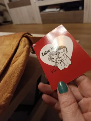 Bolso LOVE IS terciopelo grande