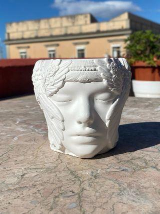 Vasetto in gesso decorativo