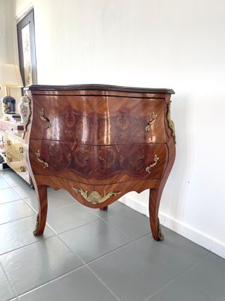 Cómoda Luis XV madera y metal