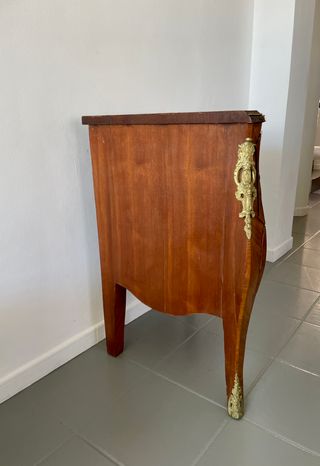 Cómoda Luis XV madera y metal