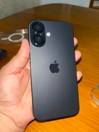 Lote iPhone 15 y Apple Watch SE Negro