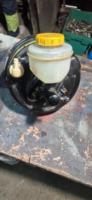 Servo y Bomba Freno Nissan Terrano 2