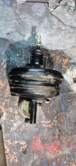 Servo y Bomba Freno Nissan Terrano 2