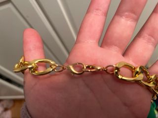 Blusa verde tirantes con cadena dorada