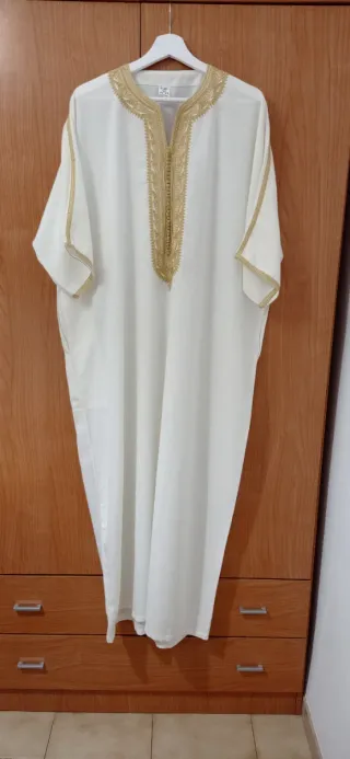 Gandoura blanca bordada dorada para hombres