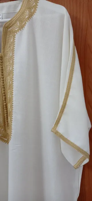 Gandoura blanca bordada dorada para hombres