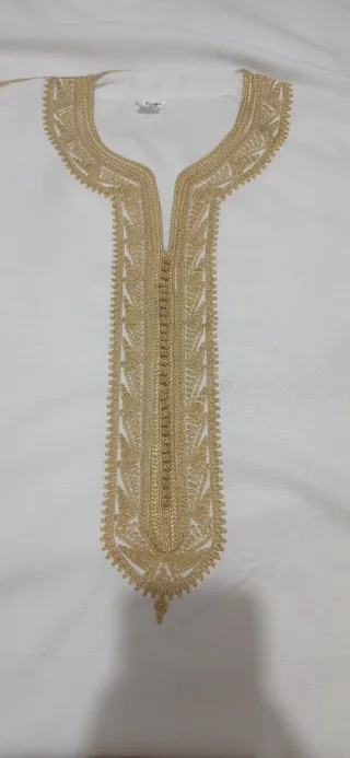 Gandoura blanca bordada dorada para hombres