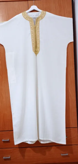 Gandoura blanca bordada dorada para hombres