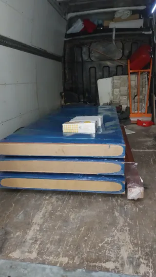 MONTAJE PUERTAS, TARIMA, COCINAS ECONÓMICOS