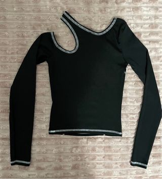 Camiseta Bershka asimétrica negra Talla XS