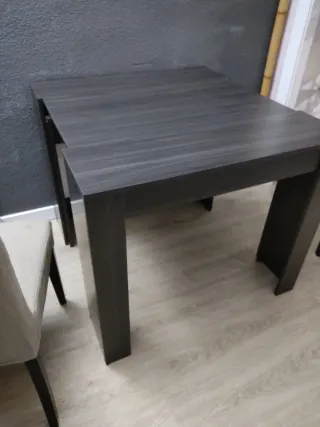Mesa consola oscura