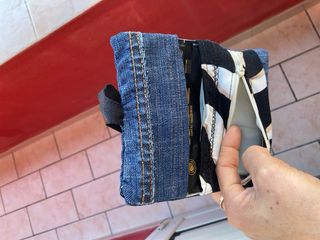 Porta tabacco in denim con zip