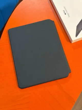 Teclado Magic Keyboard iPad Apple Negro