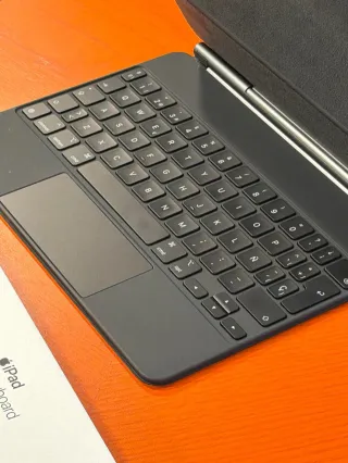 Teclado Magic Keyboard iPad Apple Negro