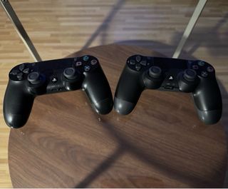 PS4 Slim 1TB + 2 Mandos + 5 Juegos