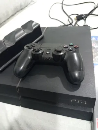 PS4 1TB + 2 Juegos+1 mando