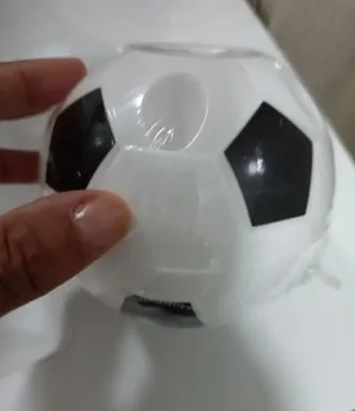 Portapenne a forma di pallone da calcio