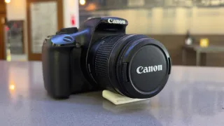 Cámara Canon EOS 1100D Negra