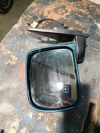 Retrovisor Izquierdo Nissan Terrano 2