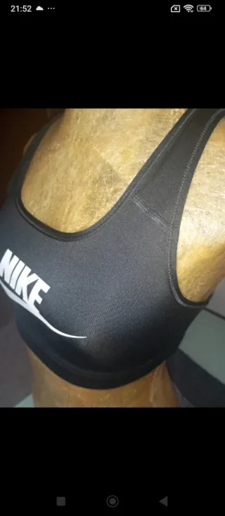 Top Nike y bandolera negro